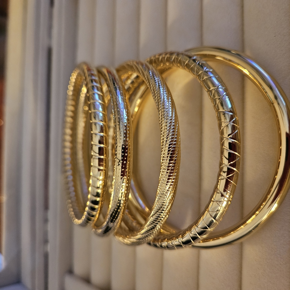 Elegant Gold Bangles Set